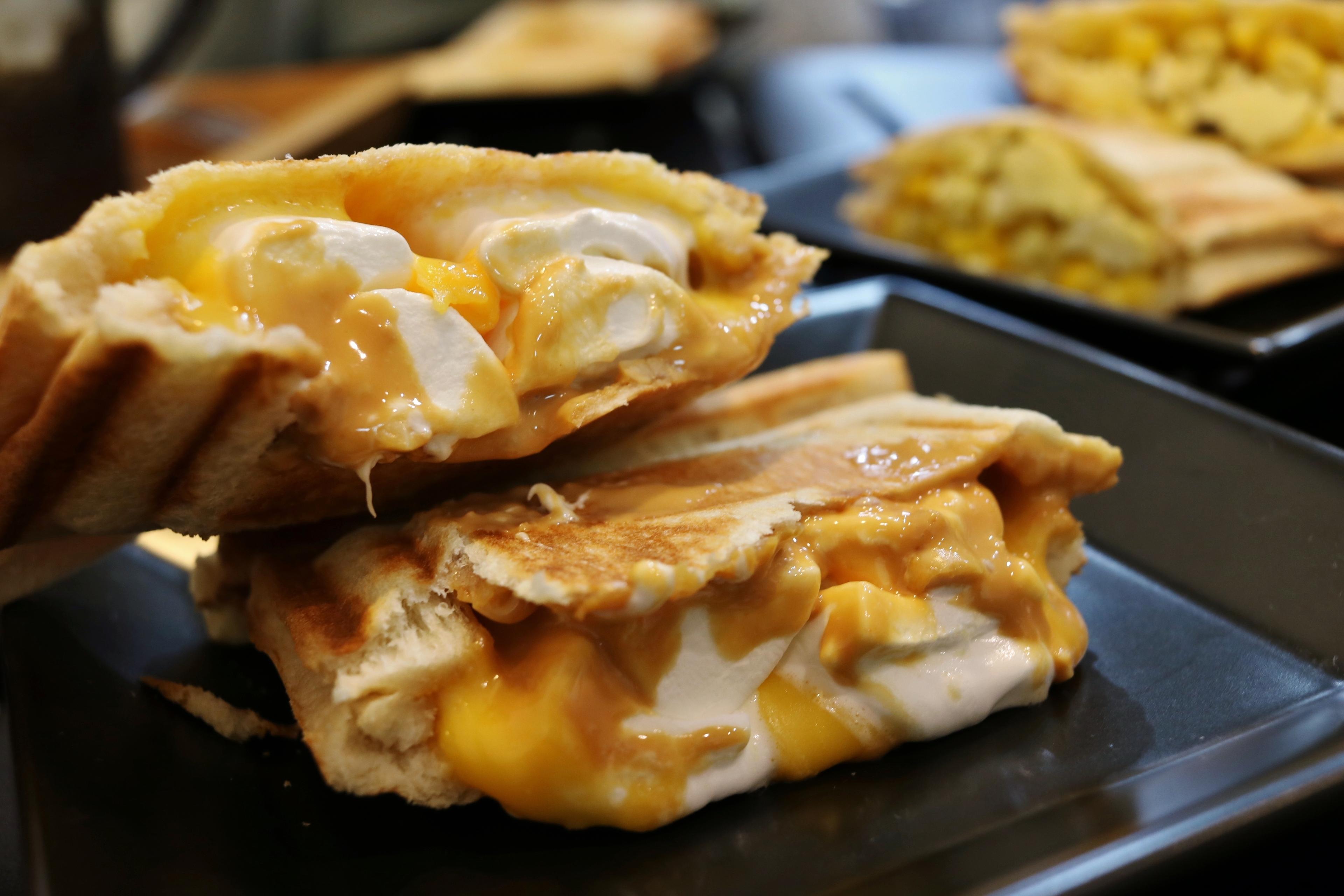 【台南東區．吐司】T&F 手作吐司，選擇無敵多的宵夜好良伴