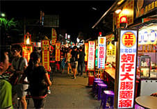 「台東正氣路觀光夜市」：蔬果街搖身一變，夜間嘗鮮遊玩的觀光夜市