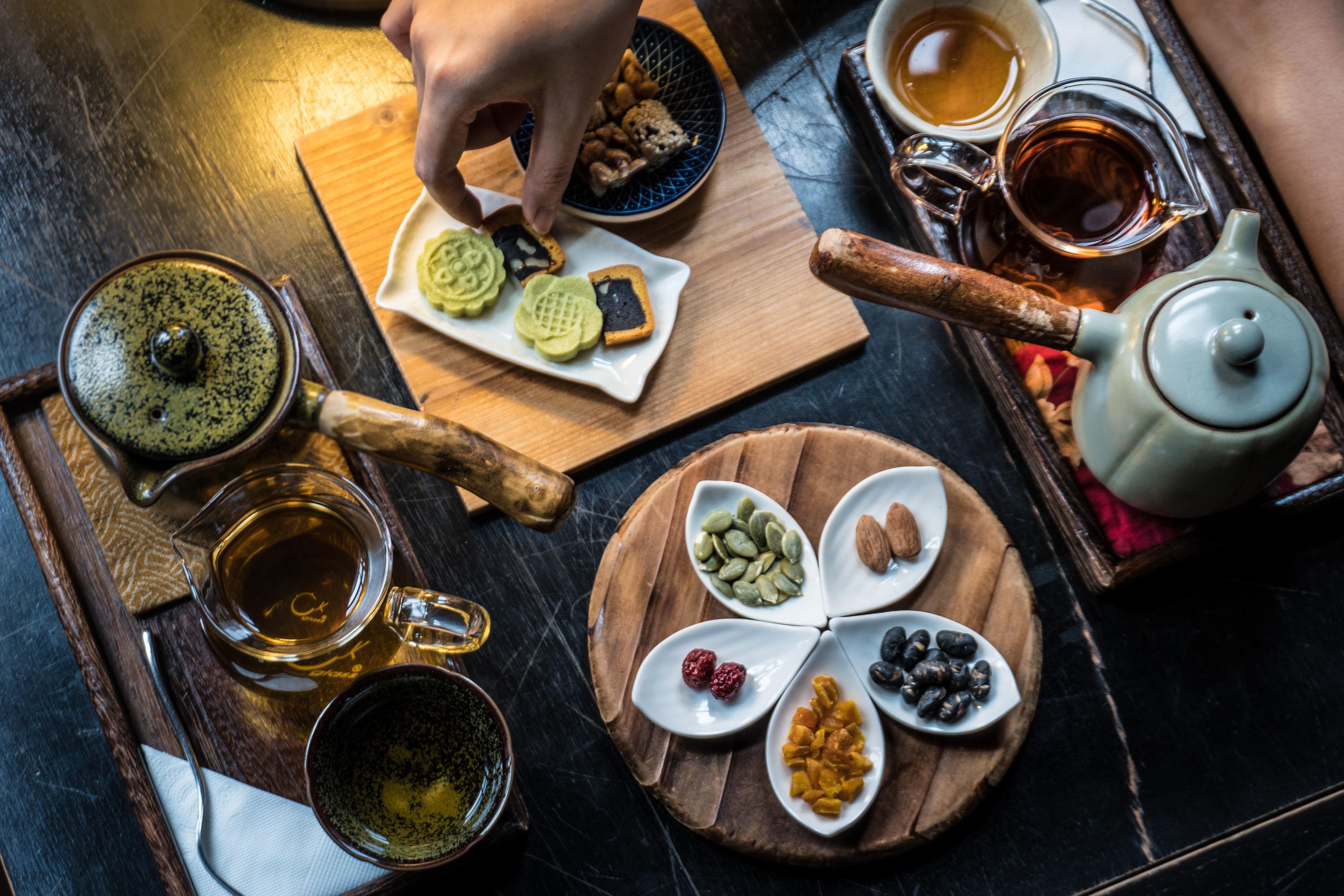 台北大稻埕｜隱藏在二樓的秘密茶館「南街得意」：讓這壺茶走慢你的時間