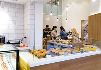 新型態咖啡廳登場，結合麵包店與咖啡廳的 Reeds Coffee & Bakery 內湖開業！