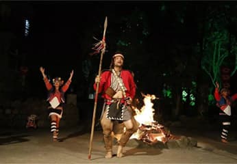 2019 過年農曆春節豬年新玩法！春節參與部落圍爐；登山豬島、餵山豬新體驗