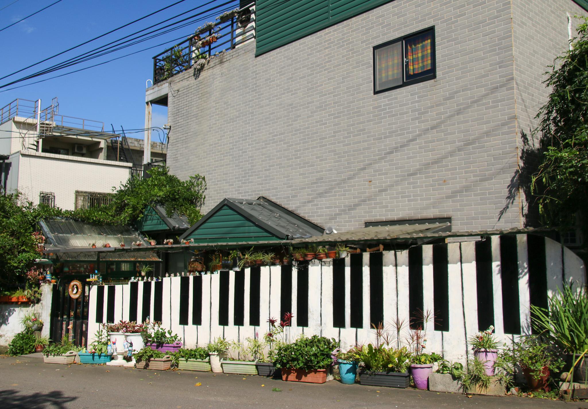 新北三芝．芝柏藝術村｜在廢墟與異國建築中慵懶漫遊，花一個下午的懶洋洋