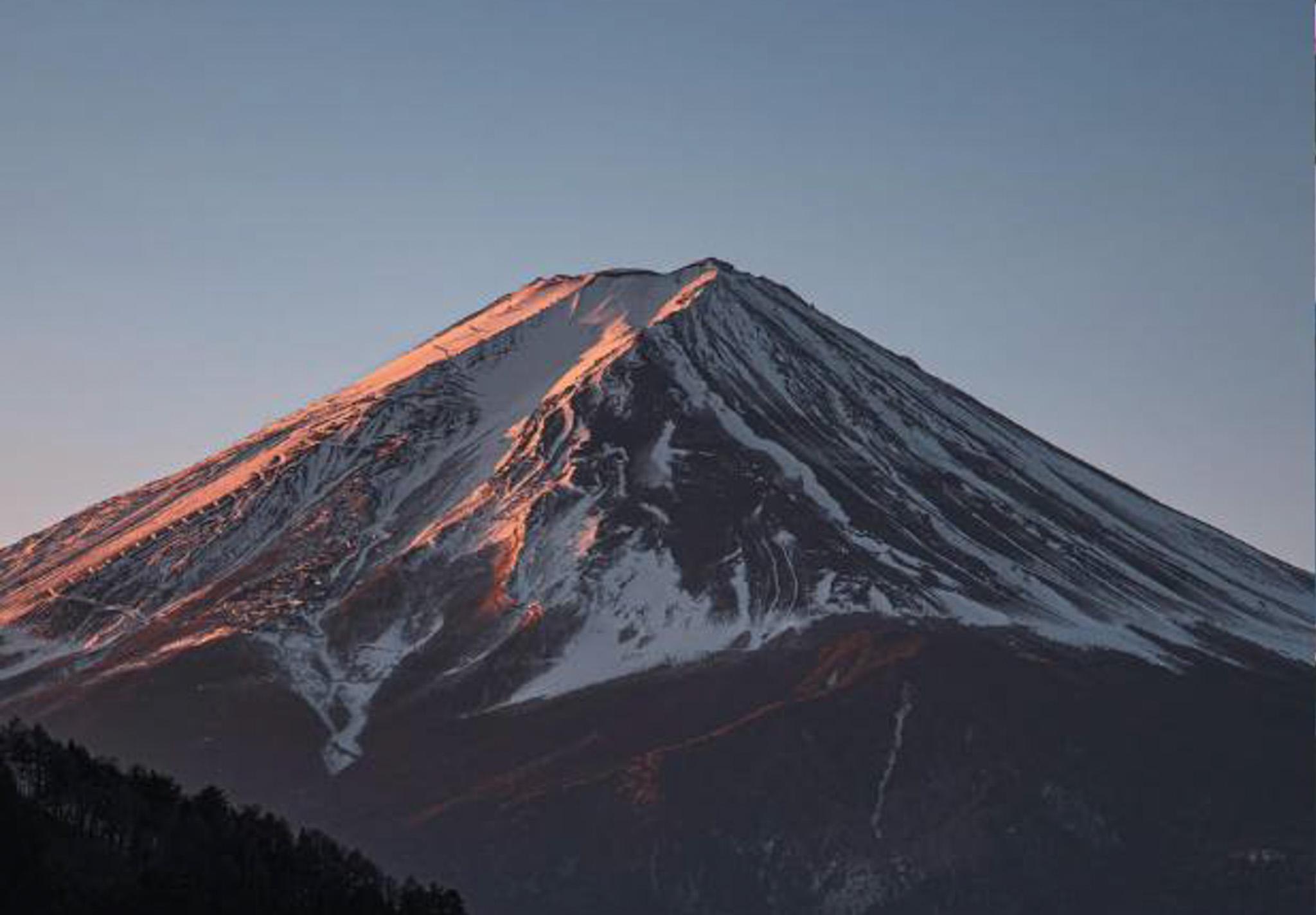 2024 日本富士山攻略｜4 種登山路線與推薦行程，「富士山階梯」打卡＋ Lawson 富士山景