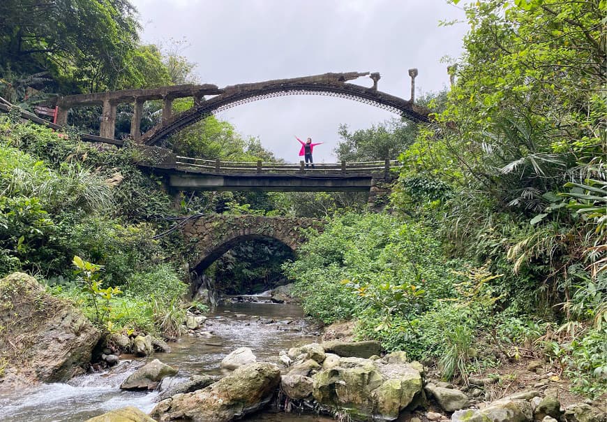 新北・瑞芳｜運水的記憶，全台絕無僅有的三層橋－－摸乳巷、石頭公園、山尖路觀光步道一日行程