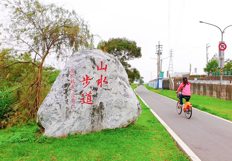 新北・三峽、鶯歌｜令人陶醉的「大漢溪自行車道」新北半日遊，騎行山水間看陶瓷設計造景