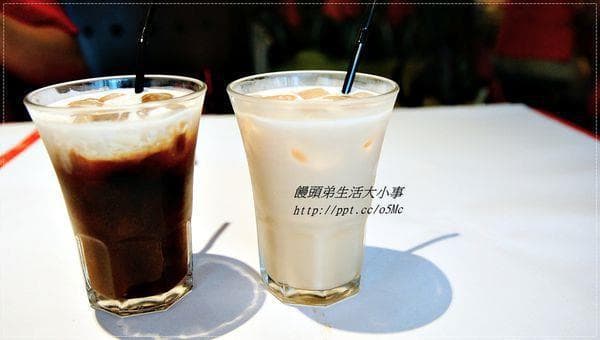 飲料我們點了冰咖啡跟冰奶茶，大致上口感還不錯