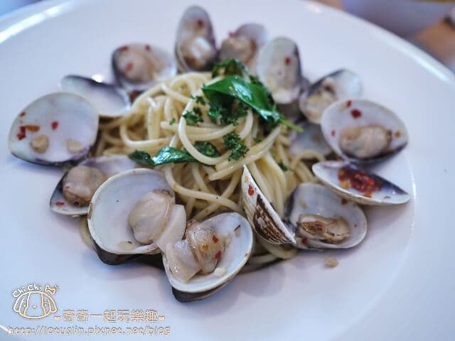 Spaghetti alle vongole $320