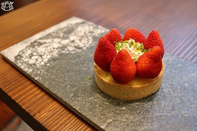 草莓檸檬塔 $150