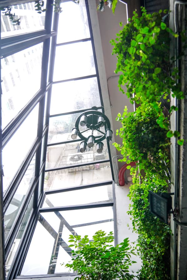 很喜歡這個與地下室直通的明亮天井