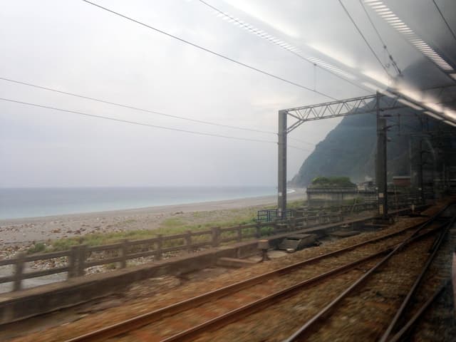 火車上的東部海岸線。