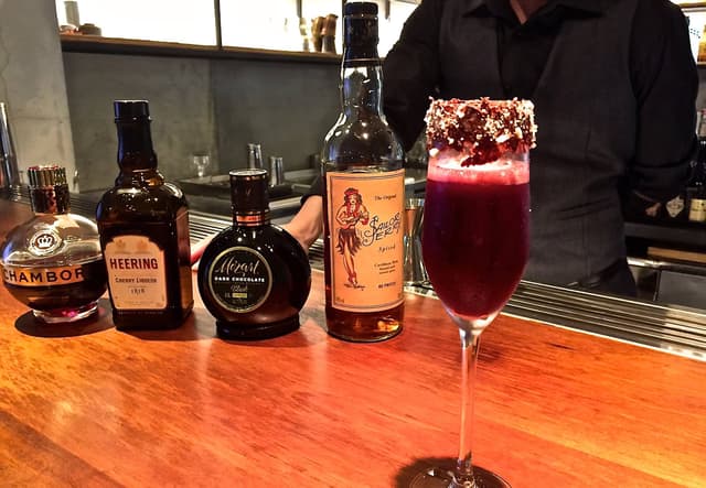 Sweetly Seductive【擷取自VG Café Taipei的FB專頁】