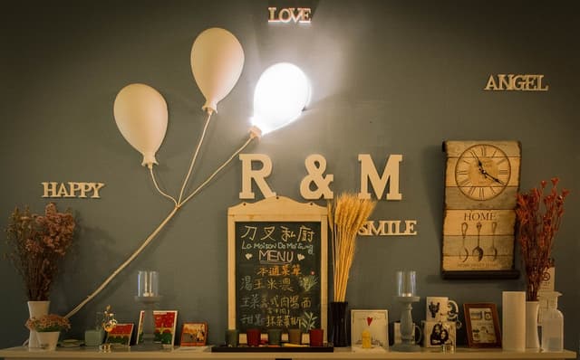 欣松笑稱法文的店名其實很好唸也很好記，就像台語的「人袜爽就袜爽」，一如他們開朗健談的個性