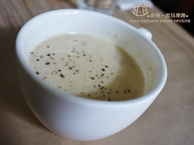 蘋果栗子培根濃湯 一歐 $40