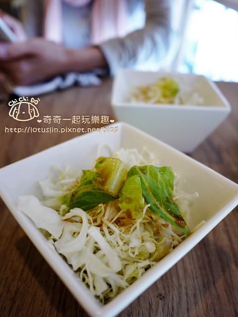 高麗菜絲沙拉