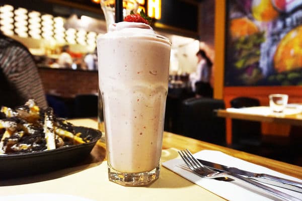 草莓奶昔 $200 Strawberry Milkshake