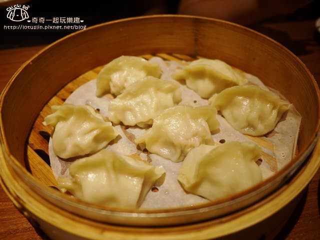 鮮肉蒸餃 $120