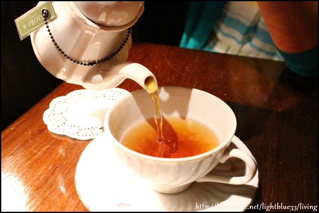 用美麗的茶具喝茶，感覺都不一樣了呢～