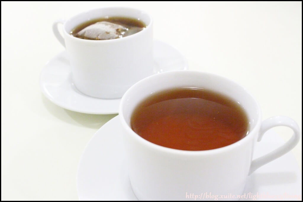 飲料小小一杯，蘋果風味茶還不錯，接骨木茶則用茶包