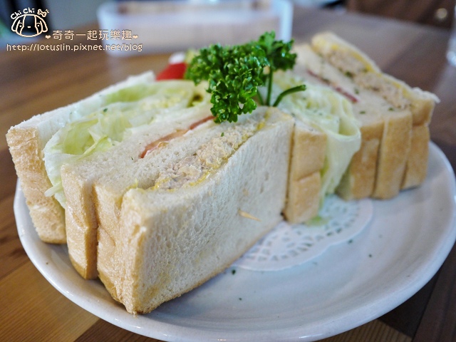 鮪魚沙拉三明治 $180