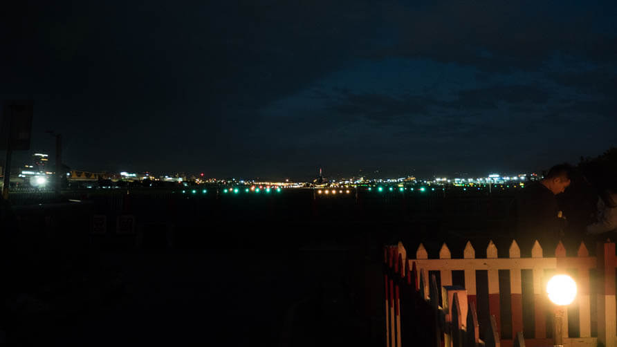 夜晚的松山機場。
