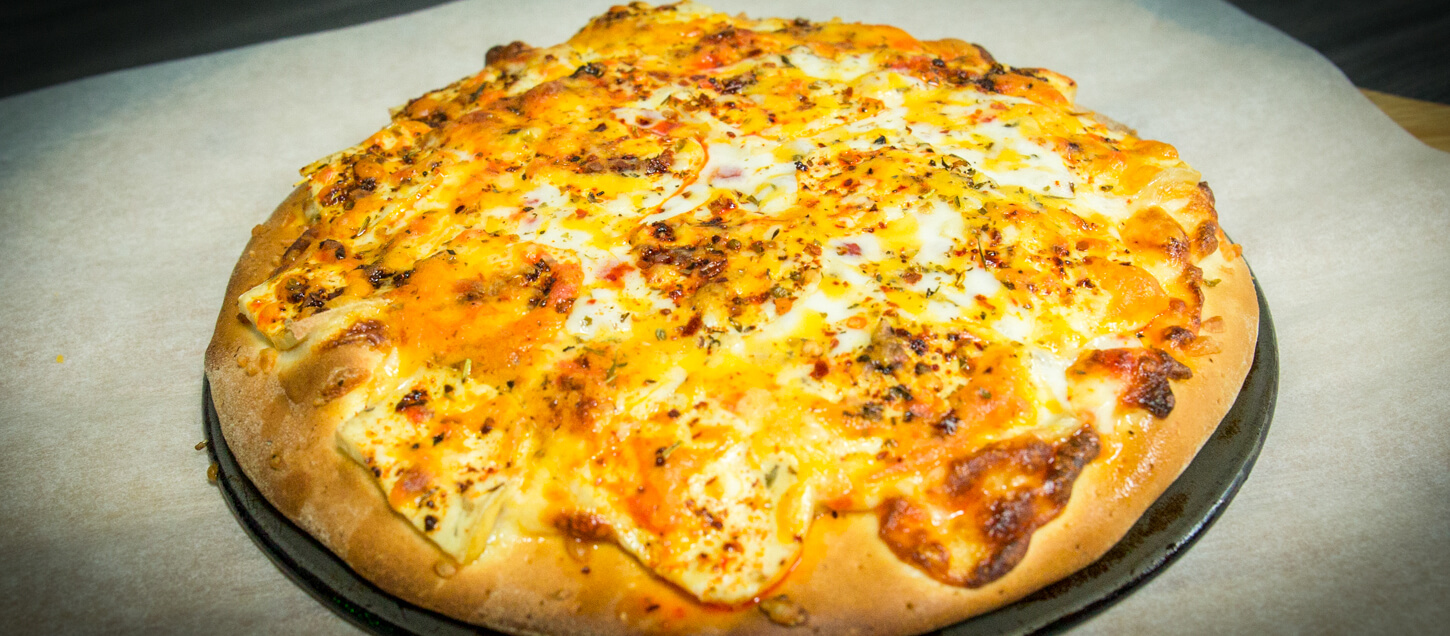 蔬食．生活｜用舌尖尋味。最動人的麻辣臭豆腐披薩，在麥香園手工披薩坊