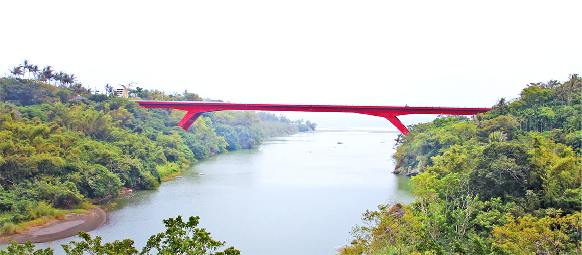 台東東河橋風景區：新舊雙橋相映，人文與自然的對話