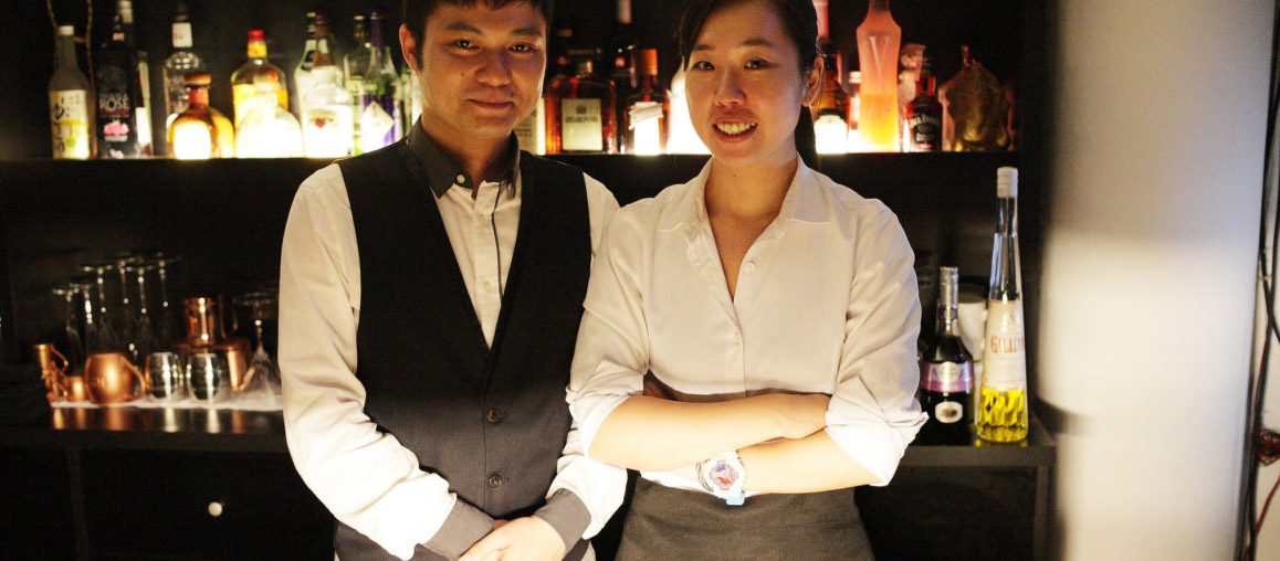 台南新美街「還在想」酒吧，輕鬆溫暖的人情味