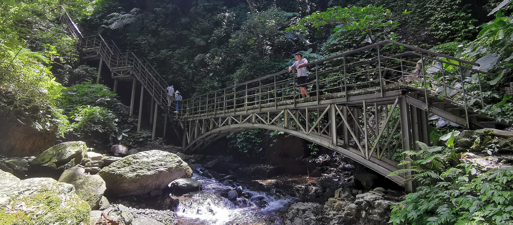 宜蘭礁溪・林美石磐步道｜宜蘭的小太魯閣，清涼消暑還有瀑布的林間親溪步道