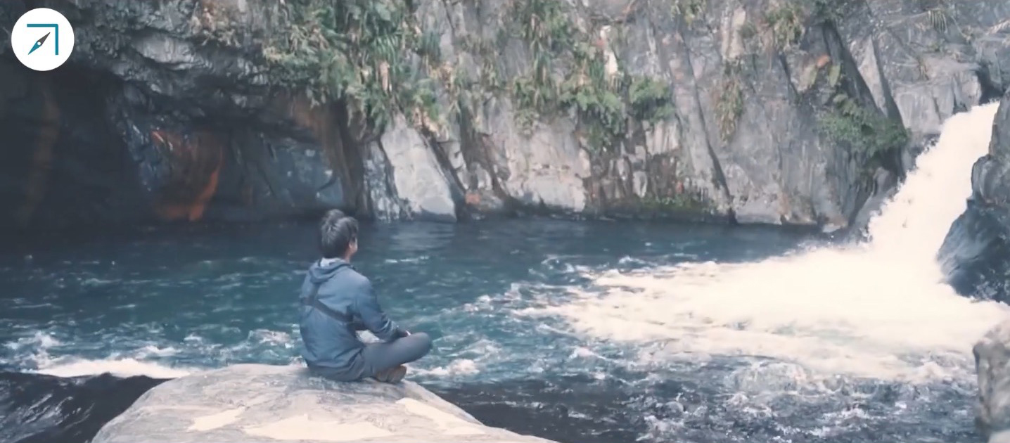 南投深山秘境「帖比倫瀑布」——千辛萬苦看到寶石藍的豁然開朗！（影片）