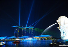 新加坡必去景點，魚尾獅公園欣賞金沙酒店燈光秀