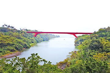 台東東河橋風景區：新舊雙橋相映，人文與自然的對話