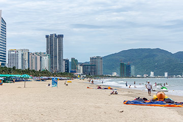 越南峴港｜絕美東方夏威夷「美溪海灘」900 公尺長的蔚藍與美麗