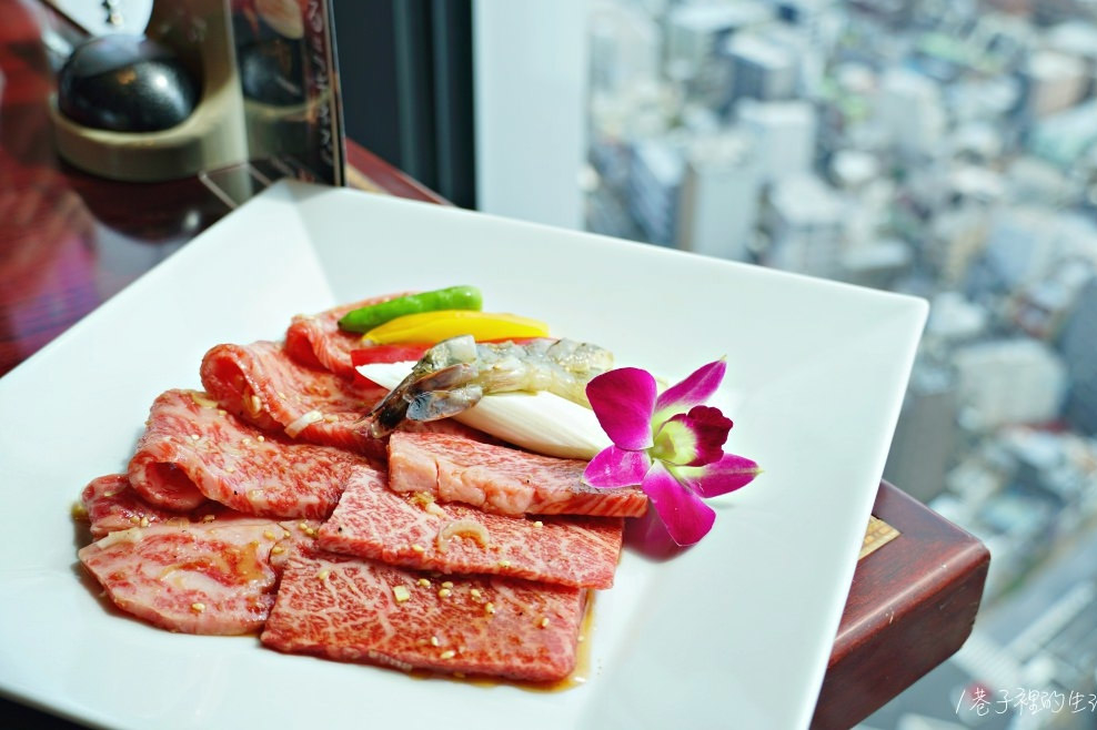 東京晴空塔「敘敘苑」燒肉：超划算午間套餐，人生必吃的 30 樓美景配燒肉