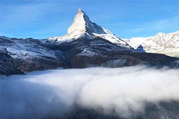 瑞士・齒軌列車｜馬特洪峰上剪不斷理還亂的雲雨雪