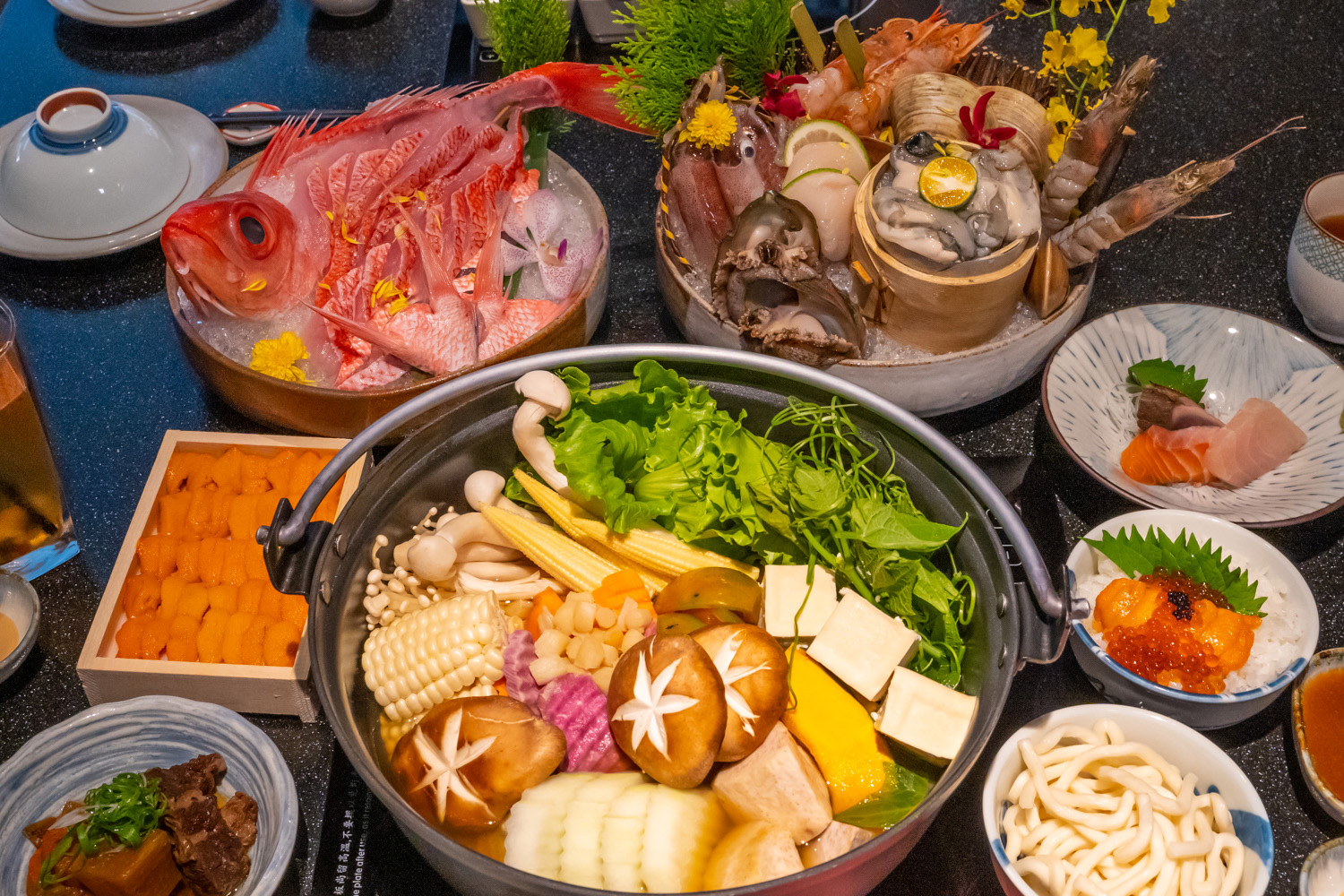 漁市親挑海鮮跳進鍋！「竹苑 shabu」精緻海鮮火鍋，絕讚海膽收尾雜炊粥