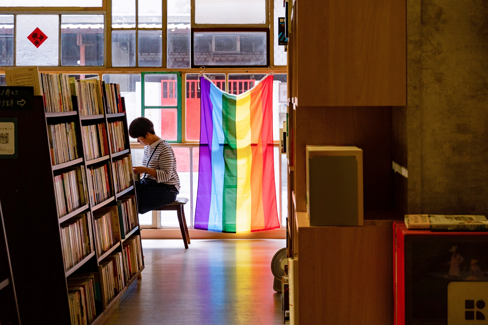 【專訪】新竹・玫瑰色二手書店｜老屋新生，在迷宮般的個性空間裡建構人、書邂逅的場域