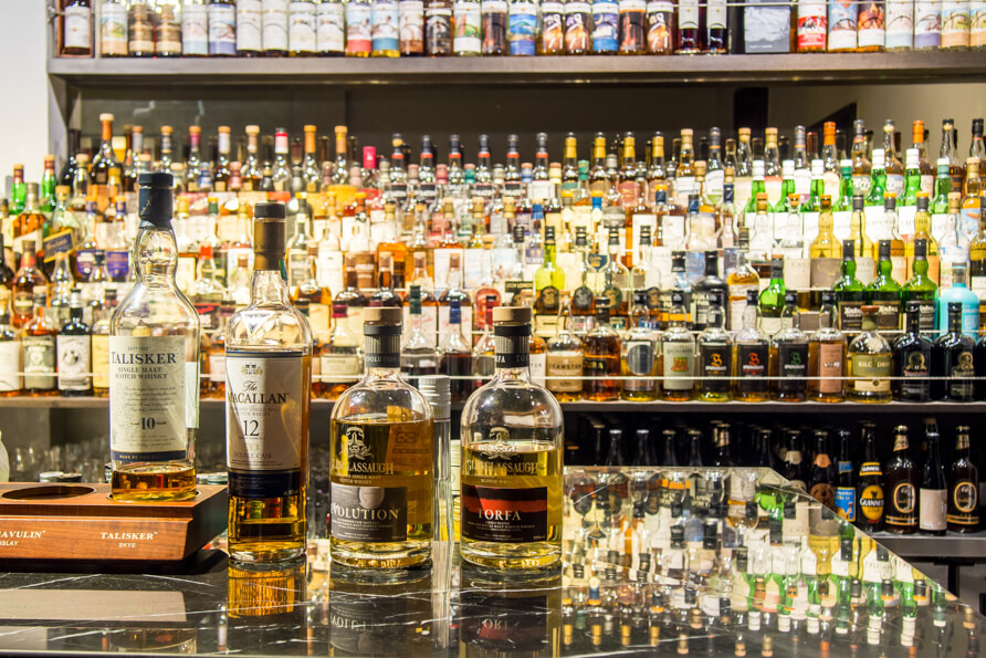 基隆．酒吧｜復興經典純粹的基隆港酒吧，艾克猴威士忌吧（下）
