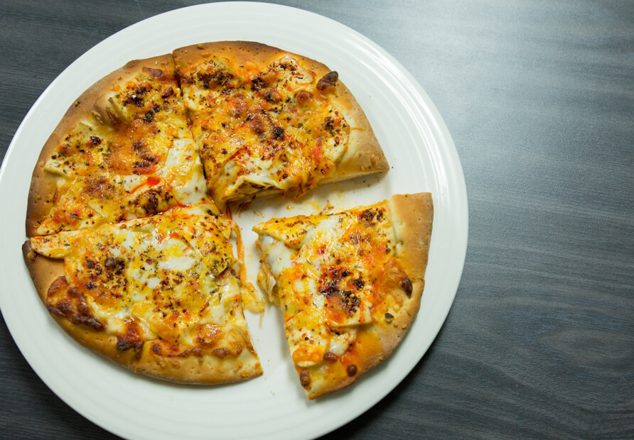 蔬食．生活｜用舌尖尋味。最動人的麻辣臭豆腐披薩，在麥香園手工披薩坊