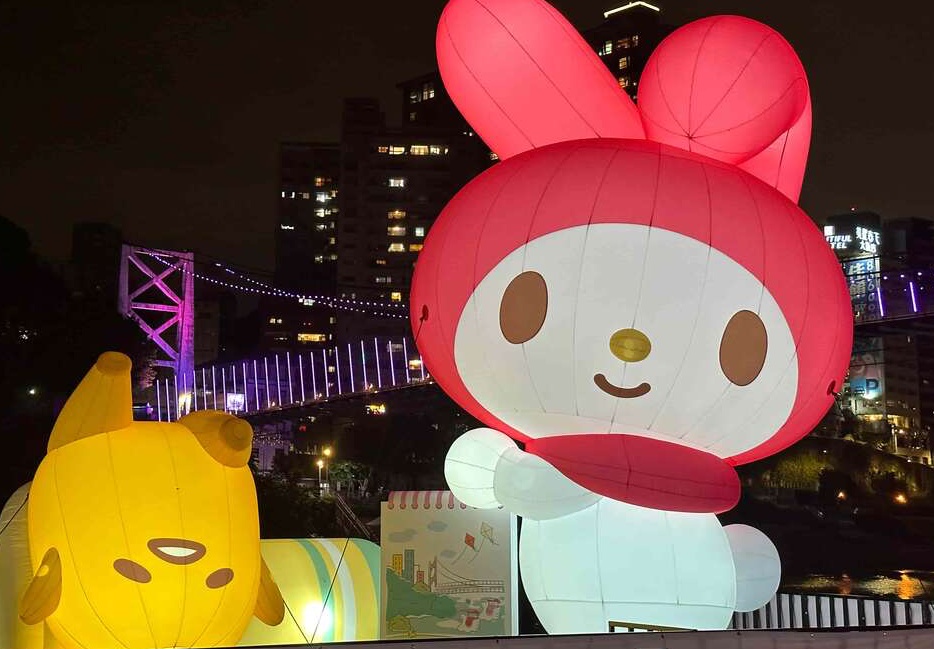 13 米 Hello Kitty 現身碧潭碧潭 90 天！三麗鷗家族與布丁狗、大耳狗喜拿、美樂蒂、蛋黃哥一同登場