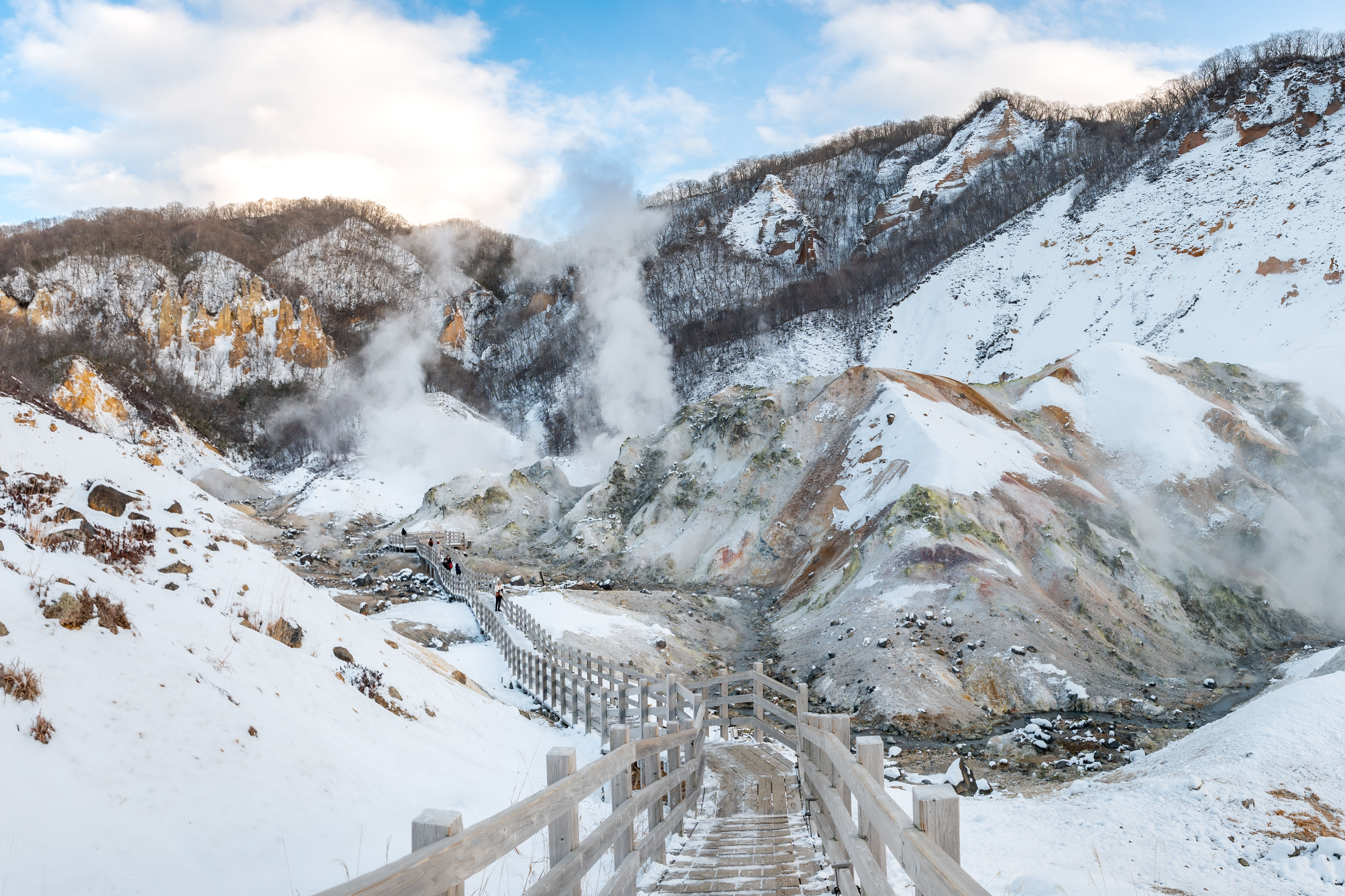 日本特色溫泉盤點 top10，雪景、秘湯、海中湧泉通通有！