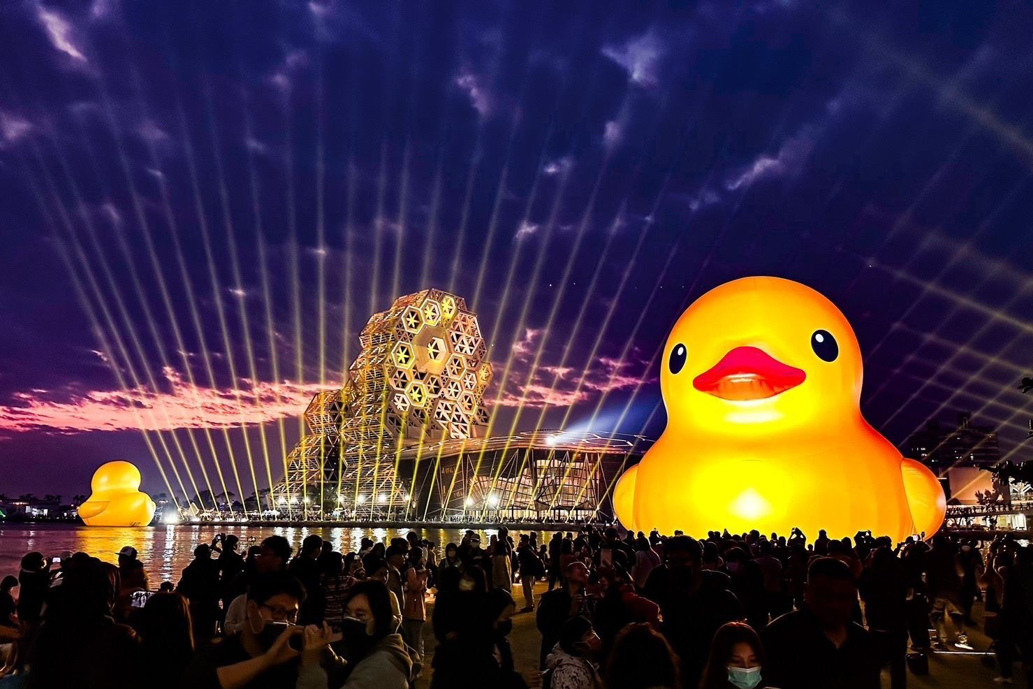 2024 全台燈會資訊大整理｜看這篇就夠，台灣燈會在台南，高雄還有黃色小鴨！