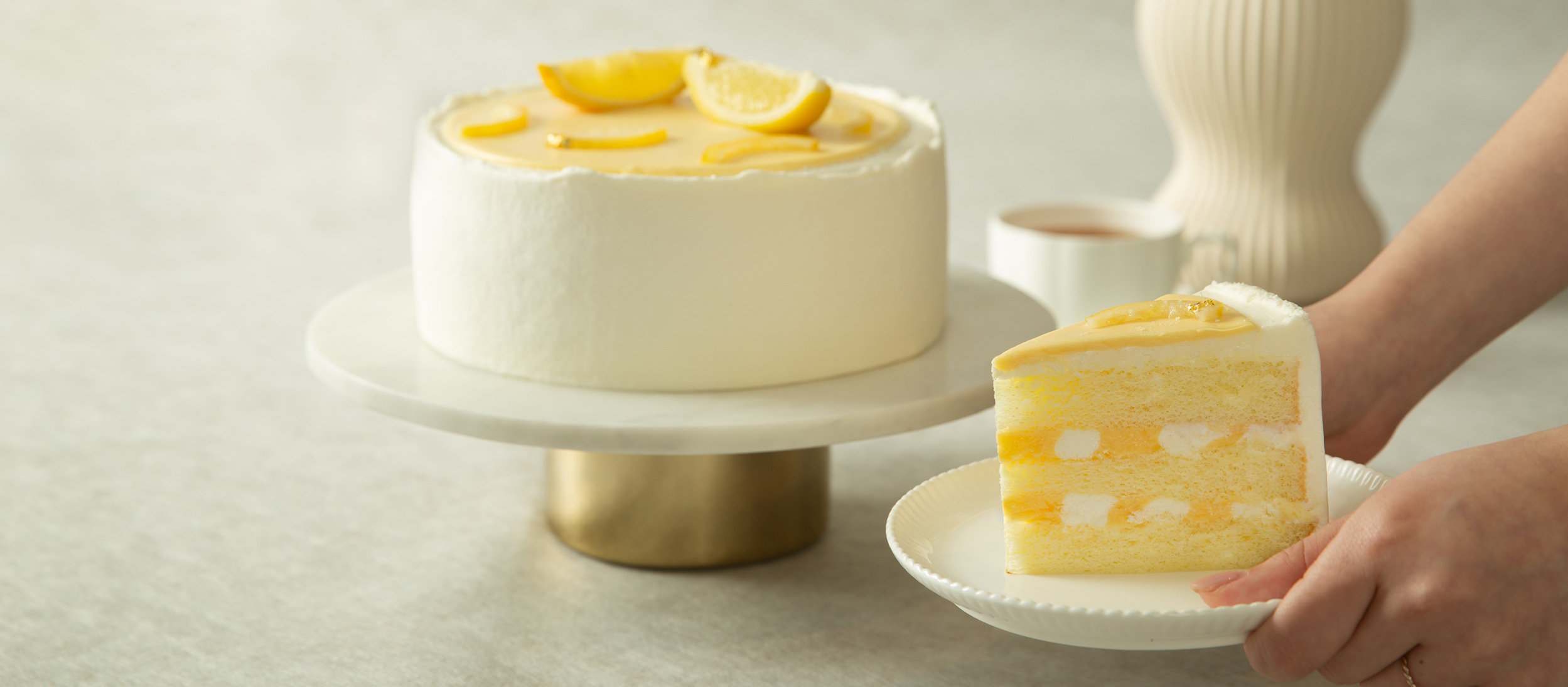 煙波集團攜手甜點界精品「法朋烘焙甜點坊」推出萌檬－沁檸奶霜蛋糕